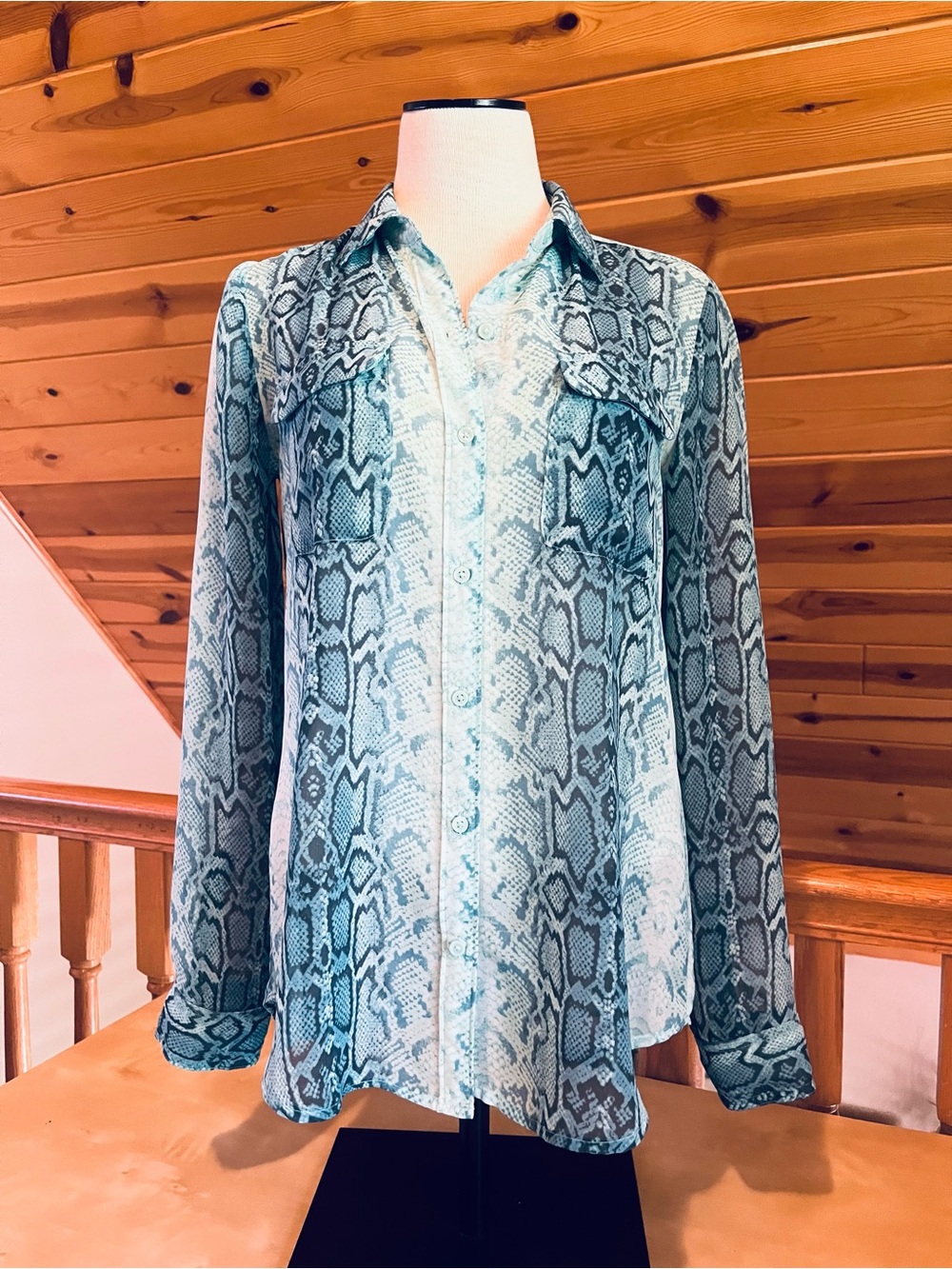 Old Navy Teal Snake-Print Button-Up Sheer Chiffon Long Sleeve Blouse Size XXS